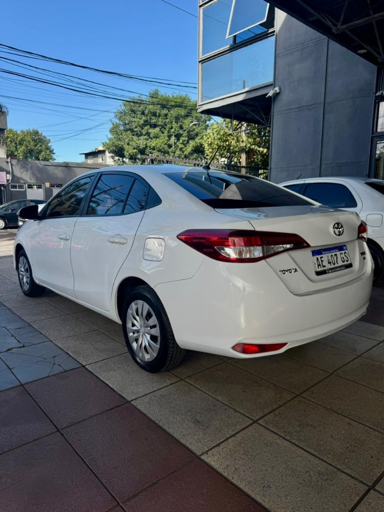 Toyota Yaris XS — foto 6